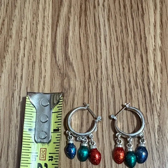 CLEARANCE! FINAL PRICE-NO OFFERS PLEASE-LIGHT BULB HOLIDAY EARRINGS - Picture 8 of 8